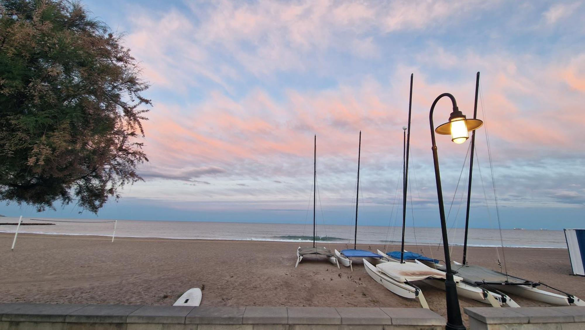 Apartamento De 1 Habitacion Frente Al Mar Y Con Piscina Lejlighed Benicàssim Eksteriør billede